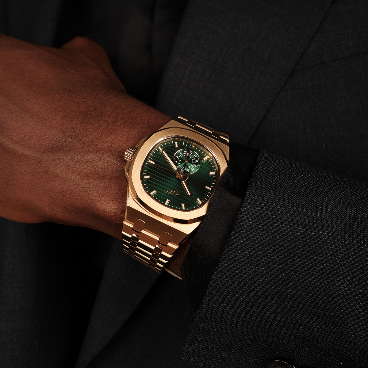 39MM Visionary Plain Case & Green Dial Watch - Yellow Gold